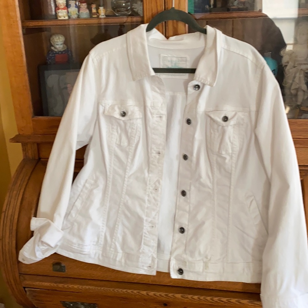 Sonoma 1X women’s jean jacket/ white